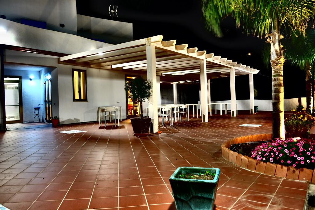 Alta Marea Hotel Gioiosa Marea Luaran gambar