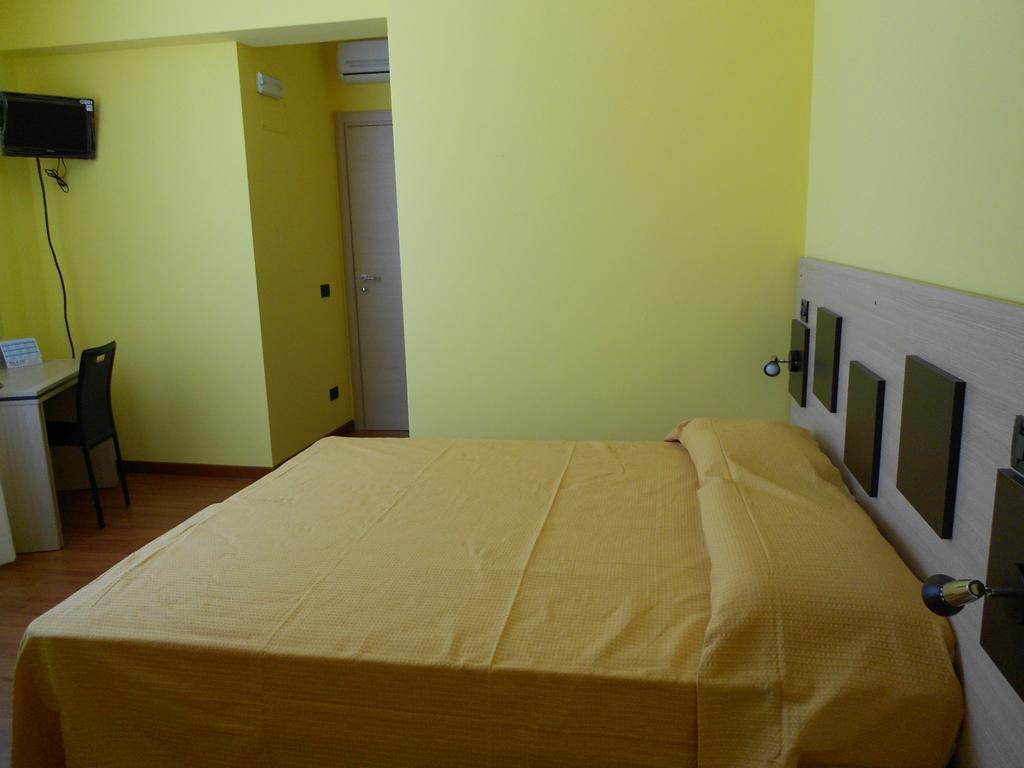 Alta Marea Hotel Gioiosa Marea Bilik gambar